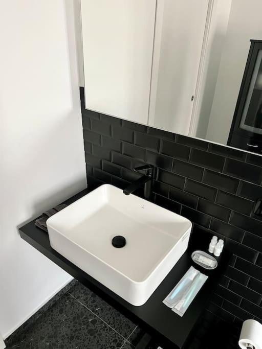 Casa Sassari - Vicino Porta Susa F.S. Торино Екстериор снимка